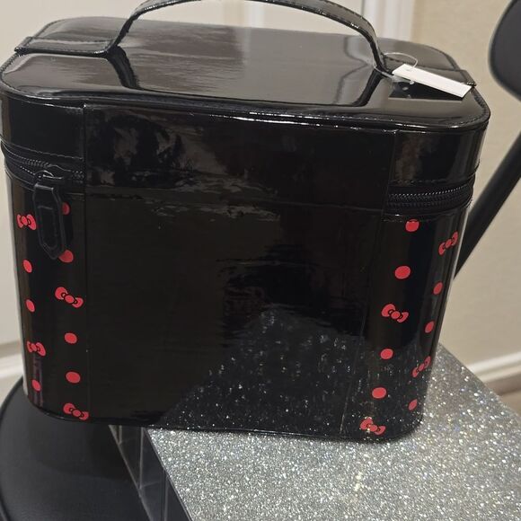 FUL X Hello Kitty Travel Cosmetic Case - Picture 9 of 11